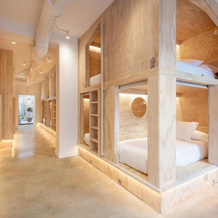 Colo Colo Hostel บาเลนเซีย ภายนอก รูปภาพ