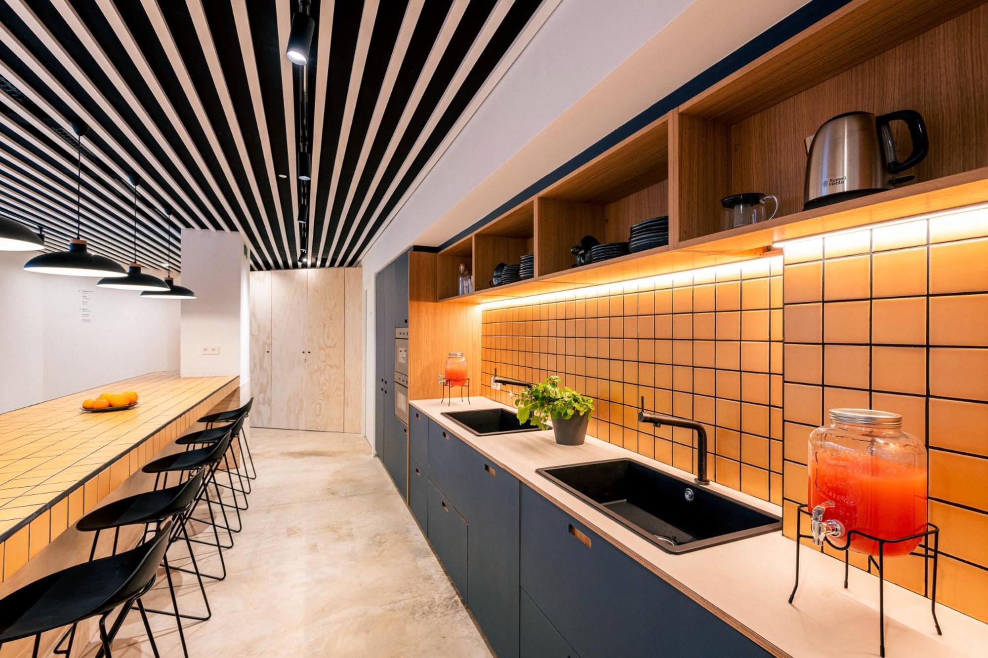 Colo Colo Hostel บาเลนเซีย ภายนอก รูปภาพ