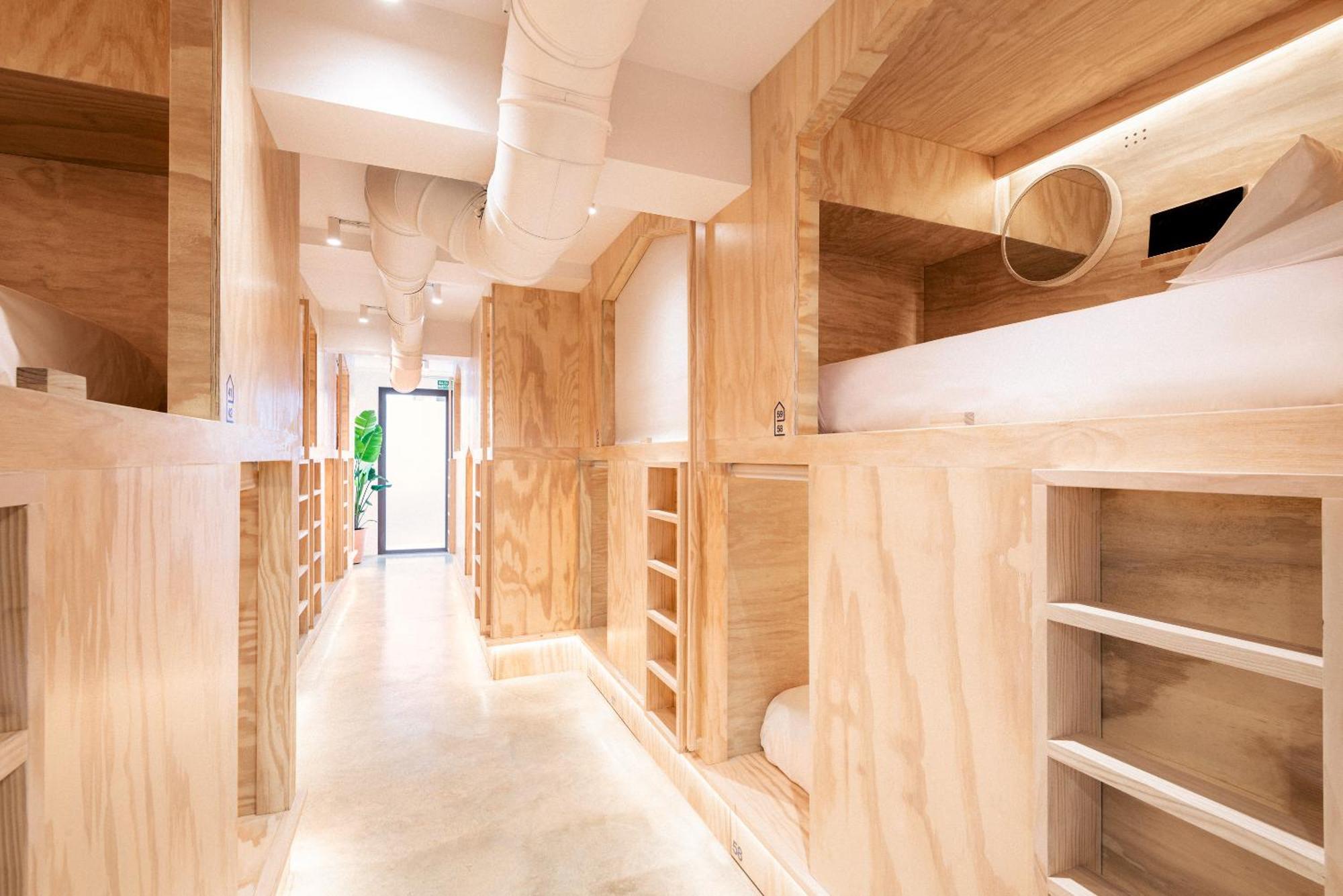 Colo Colo Hostel บาเลนเซีย ภายนอก รูปภาพ